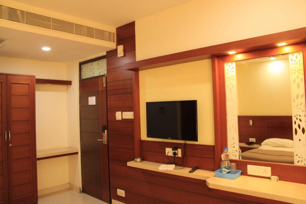 Hotel Venkadaramana Tower - Friendliness & Cleanliness Room Kumbakonam Exterior photo